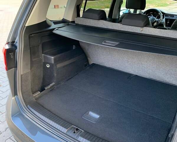 Сірий Фольксваген Туран, об'ємом двигуна 1.97 л та пробігом 246 тис. км за 20000 $, фото 23 на Automoto.ua