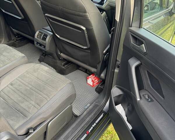 Серый Фольксваген Туран, объемом двигателя 2 л и пробегом 280 тыс. км за 18200 $, фото 25 на Automoto.ua