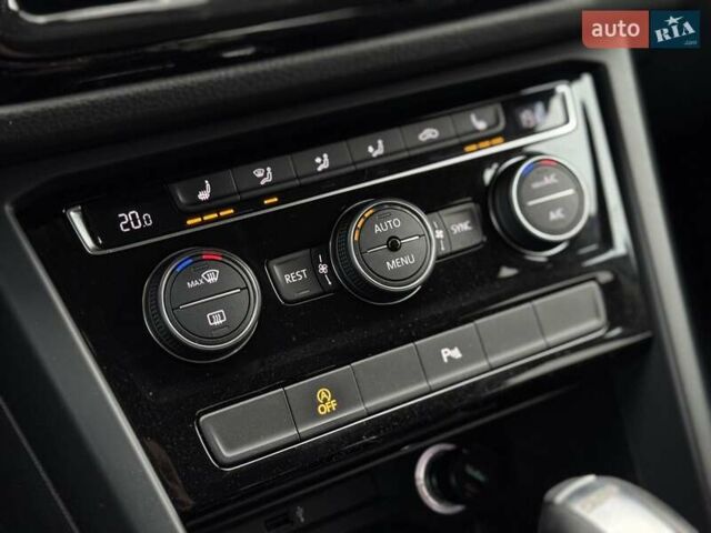 Серый Фольксваген Туран, объемом двигателя 2 л и пробегом 240 тыс. км за 17300 $, фото 28 на Automoto.ua