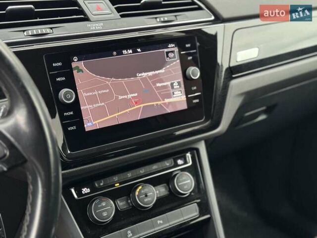 Серый Фольксваген Туран, объемом двигателя 2 л и пробегом 240 тыс. км за 17300 $, фото 63 на Automoto.ua