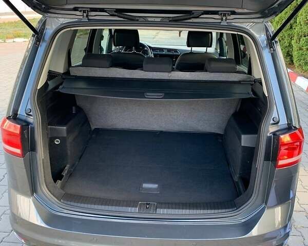 Сірий Фольксваген Туран, об'ємом двигуна 1.97 л та пробігом 246 тис. км за 20000 $, фото 22 на Automoto.ua