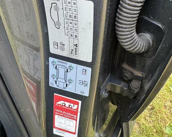 Серый Фольксваген Туран, объемом двигателя 2 л и пробегом 280 тыс. км за 18200 $, фото 18 на Automoto.ua