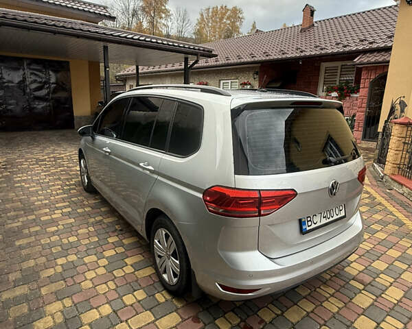 Серый Фольксваген Туран, объемом двигателя 1.6 л и пробегом 174 тыс. км за 14800 $, фото 4 на Automoto.ua