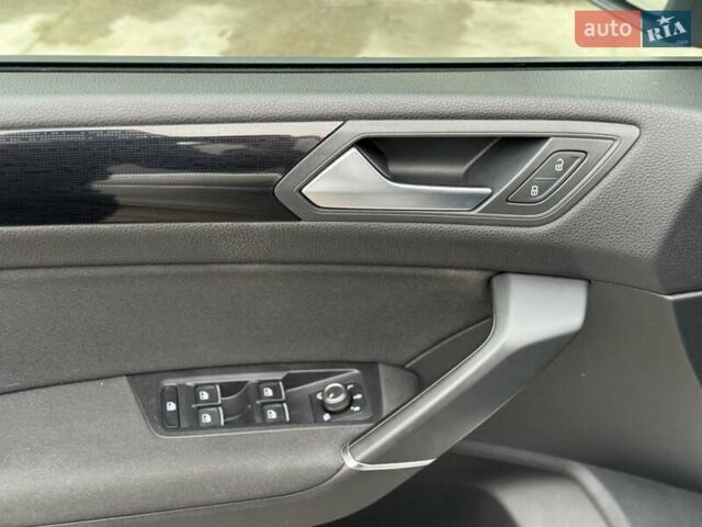 Серый Фольксваген Туран, объемом двигателя 2 л и пробегом 240 тыс. км за 17300 $, фото 25 на Automoto.ua