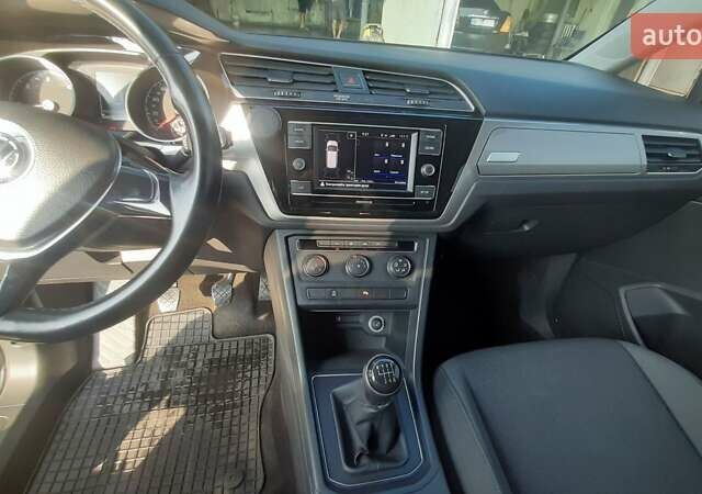 Серый Фольксваген Туран, объемом двигателя 1.6 л и пробегом 134 тыс. км за 17300 $, фото 11 на Automoto.ua