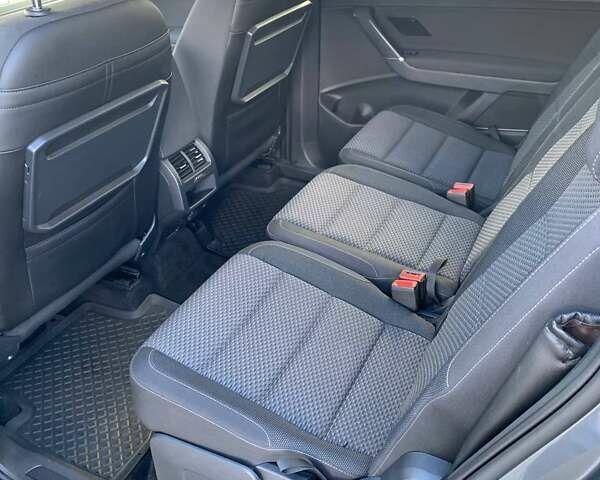 Сірий Фольксваген Туран, об'ємом двигуна 1.97 л та пробігом 246 тис. км за 20000 $, фото 34 на Automoto.ua