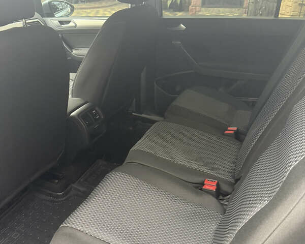 Серый Фольксваген Туран, объемом двигателя 1.6 л и пробегом 174 тыс. км за 14800 $, фото 11 на Automoto.ua