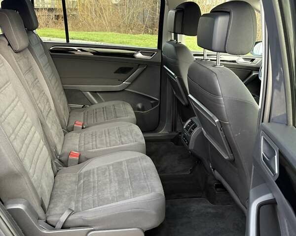 Серый Фольксваген Туран, объемом двигателя 1.97 л и пробегом 231 тыс. км за 18650 $, фото 37 на Automoto.ua