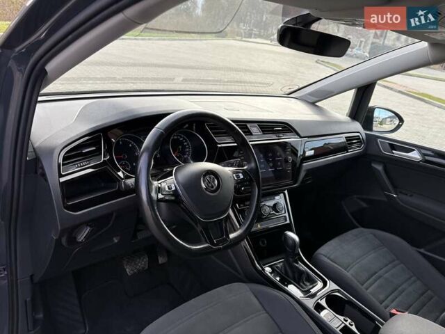 Серый Фольксваген Туран, объемом двигателя 1.97 л и пробегом 231 тыс. км за 18650 $, фото 28 на Automoto.ua