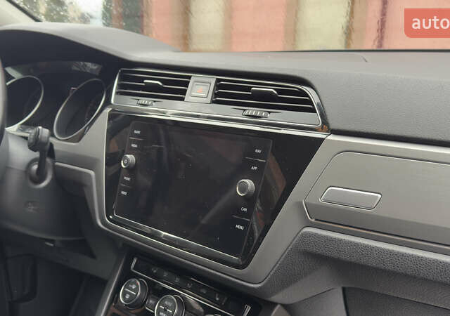 Серый Фольксваген Туран, объемом двигателя 1.97 л и пробегом 278 тыс. км за 18700 $, фото 24 на Automoto.ua