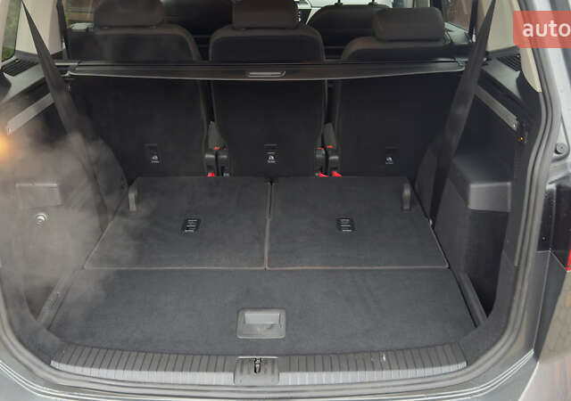 Серый Фольксваген Туран, объемом двигателя 1.97 л и пробегом 278 тыс. км за 18700 $, фото 66 на Automoto.ua