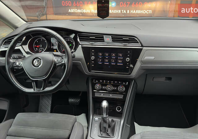 Серый Фольксваген Туран, объемом двигателя 1.97 л и пробегом 278 тыс. км за 18700 $, фото 52 на Automoto.ua