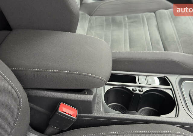 Серый Фольксваген Туран, объемом двигателя 1.97 л и пробегом 278 тыс. км за 18700 $, фото 26 на Automoto.ua