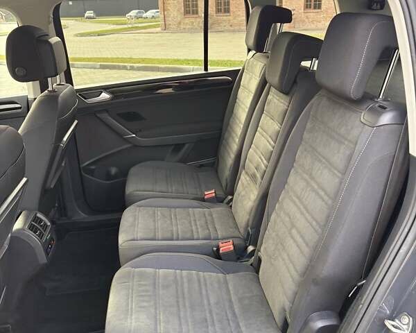 Серый Фольксваген Туран, объемом двигателя 1.97 л и пробегом 231 тыс. км за 18650 $, фото 24 на Automoto.ua