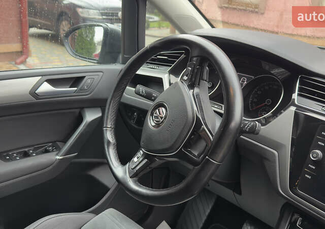 Серый Фольксваген Туран, объемом двигателя 1.97 л и пробегом 278 тыс. км за 18700 $, фото 25 на Automoto.ua