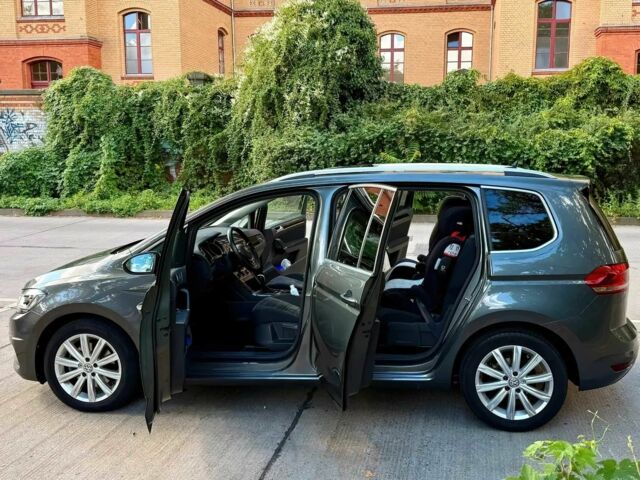 Серый Фольксваген Туран, объемом двигателя 1.5 л и пробегом 45 тыс. км за 12500 $, фото 8 на Automoto.ua