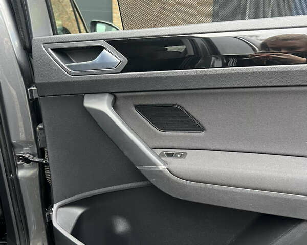 Серый Фольксваген Туран, объемом двигателя 1.97 л и пробегом 200 тыс. км за 20600 $, фото 25 на Automoto.ua