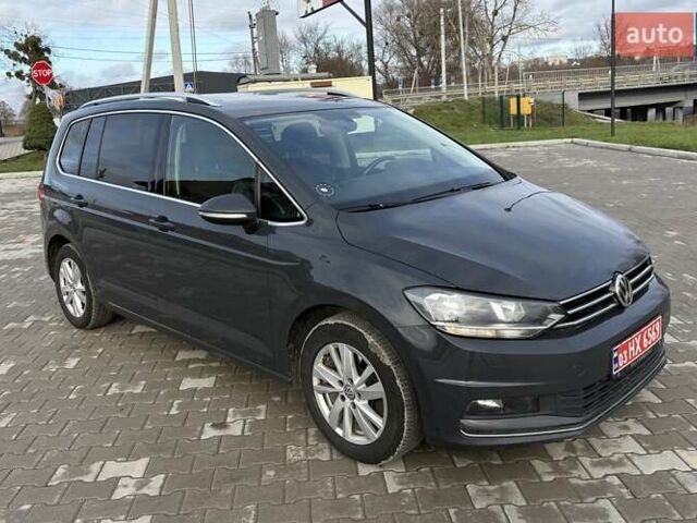 Серый Фольксваген Туран, объемом двигателя 1.97 л и пробегом 231 тыс. км за 18650 $, фото 1 на Automoto.ua