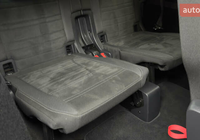 Серый Фольксваген Туран, объемом двигателя 1.97 л и пробегом 278 тыс. км за 18700 $, фото 61 на Automoto.ua