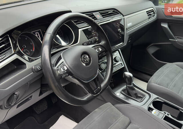 Серый Фольксваген Туран, объемом двигателя 1.97 л и пробегом 278 тыс. км за 18700 $, фото 32 на Automoto.ua