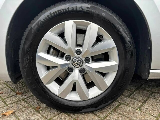 Серый Фольксваген Туран, объемом двигателя 1.5 л и пробегом 35 тыс. км за 7500 $, фото 11 на Automoto.ua