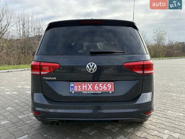 Серый Фольксваген Туран, объемом двигателя 1.97 л и пробегом 231 тыс. км за 18650 $, фото 5 на Automoto.ua