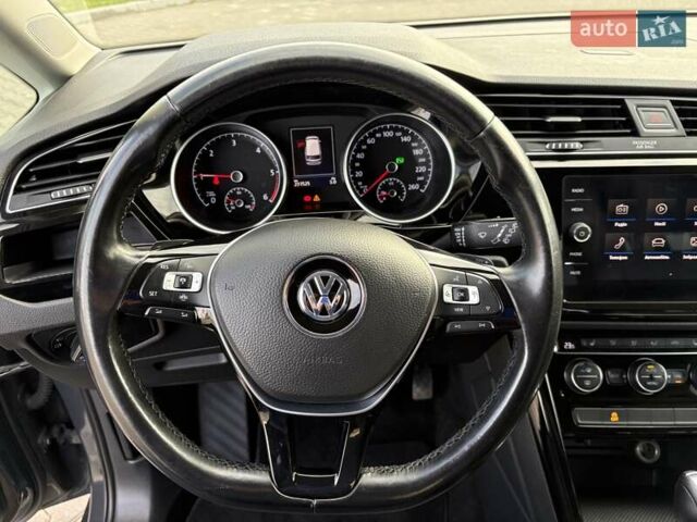 Серый Фольксваген Туран, объемом двигателя 1.97 л и пробегом 231 тыс. км за 18650 $, фото 16 на Automoto.ua