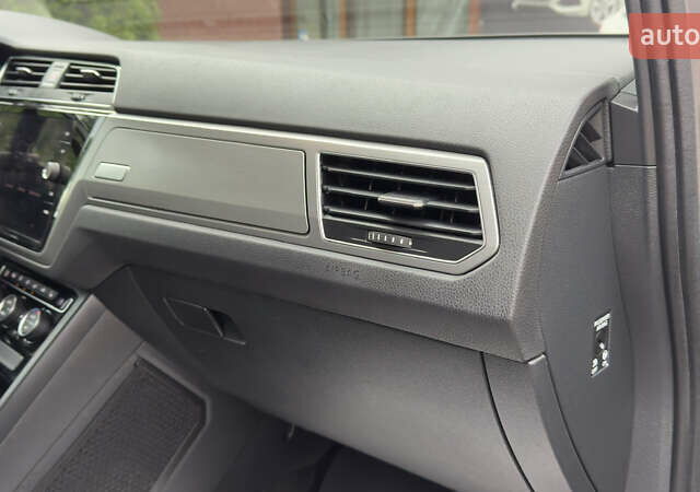 Серый Фольксваген Туран, объемом двигателя 1.97 л и пробегом 278 тыс. км за 18700 $, фото 73 на Automoto.ua