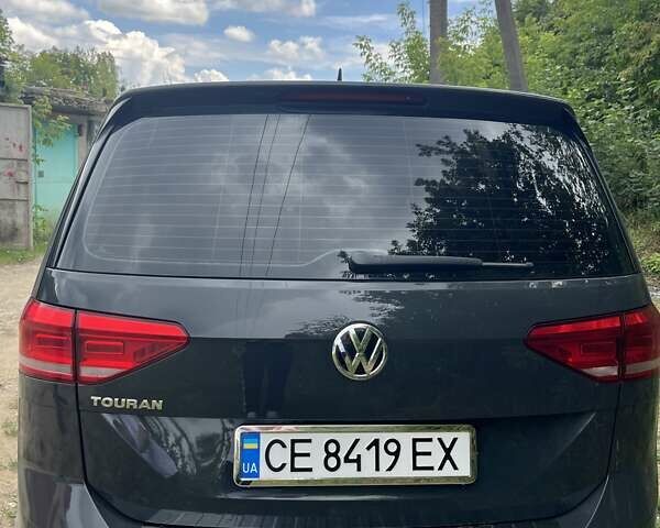 Серый Фольксваген Туран, объемом двигателя 1.6 л и пробегом 232 тыс. км за 16500 $, фото 1 на Automoto.ua