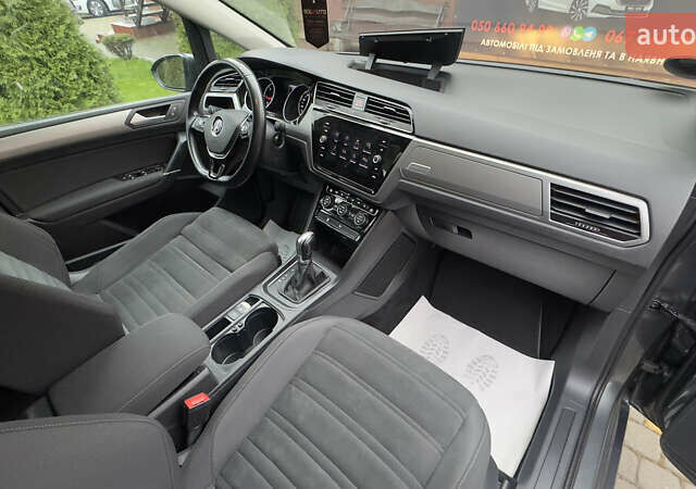 Серый Фольксваген Туран, объемом двигателя 1.97 л и пробегом 278 тыс. км за 18700 $, фото 78 на Automoto.ua