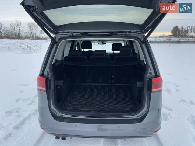 Сірий Фольксваген Туран, об'ємом двигуна 1.97 л та пробігом 225 тис. км за 20000 $, фото 7 на Automoto.ua