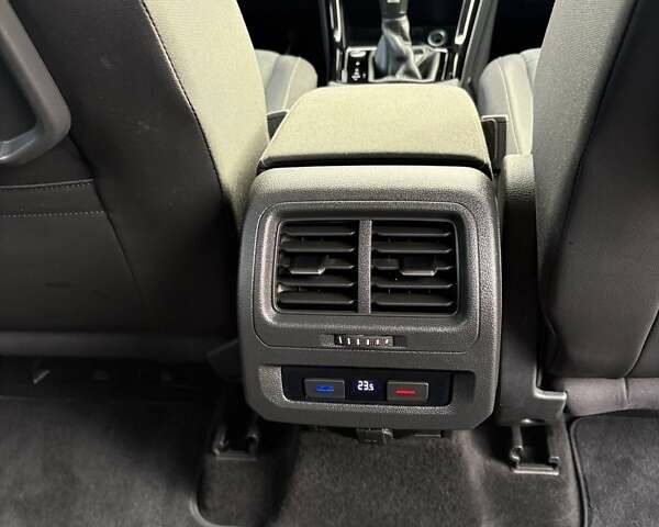 Серый Фольксваген Туран, объемом двигателя 1.97 л и пробегом 231 тыс. км за 18650 $, фото 41 на Automoto.ua