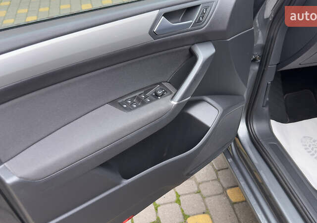 Серый Фольксваген Туран, объемом двигателя 1.97 л и пробегом 278 тыс. км за 18700 $, фото 29 на Automoto.ua