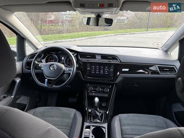 Серый Фольксваген Туран, объемом двигателя 1.97 л и пробегом 231 тыс. км за 18650 $, фото 22 на Automoto.ua