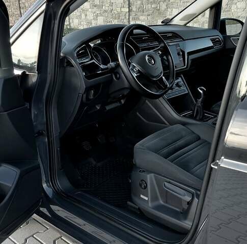 Серый Фольксваген Туран, объемом двигателя 1.97 л и пробегом 164 тыс. км за 20800 $, фото 128 на Automoto.ua