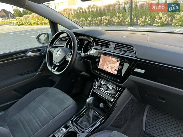 Сірий Фольксваген Туран, об'ємом двигуна 2 л та пробігом 236 тис. км за 19800 $, фото 42 на Automoto.ua