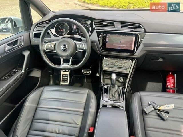 Серый Фольксваген Туран, объемом двигателя 1.5 л и пробегом 101 тыс. км за 15000 $, фото 7 на Automoto.ua