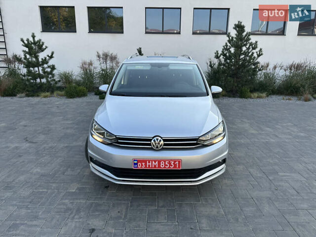 Серый Фольксваген Туран, объемом двигателя 2 л и пробегом 236 тыс. км за 19999 $, фото 3 на Automoto.ua