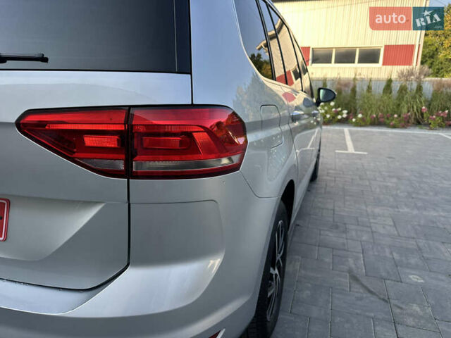 Серый Фольксваген Туран, объемом двигателя 2 л и пробегом 236 тыс. км за 20500 $, фото 27 на Automoto.ua