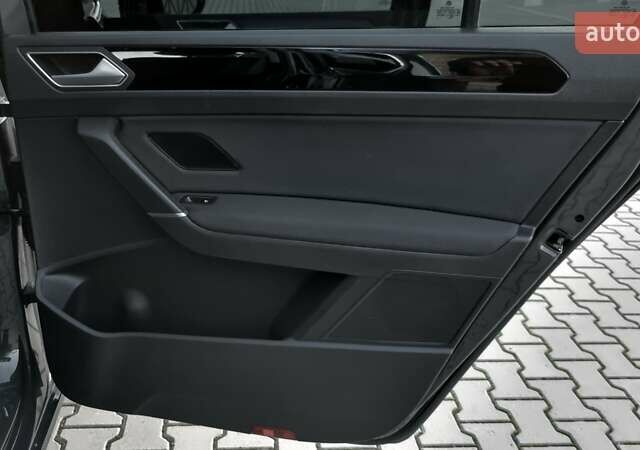 Серый Фольксваген Туран, объемом двигателя 1.97 л и пробегом 164 тыс. км за 20800 $, фото 142 на Automoto.ua