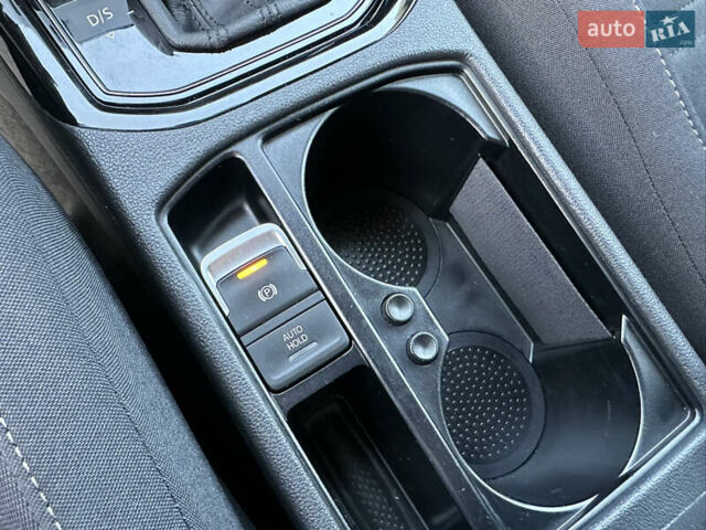 Серый Фольксваген Туран, объемом двигателя 2 л и пробегом 236 тыс. км за 20500 $, фото 79 на Automoto.ua