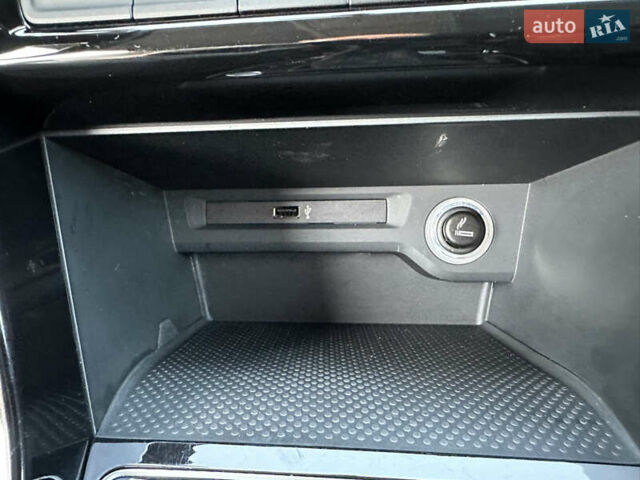 Серый Фольксваген Туран, объемом двигателя 2 л и пробегом 236 тыс. км за 20500 $, фото 76 на Automoto.ua