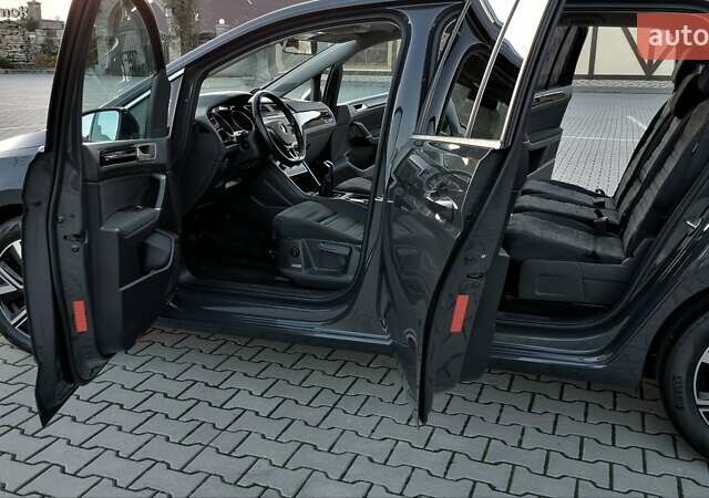 Серый Фольксваген Туран, объемом двигателя 1.97 л и пробегом 164 тыс. км за 20800 $, фото 132 на Automoto.ua