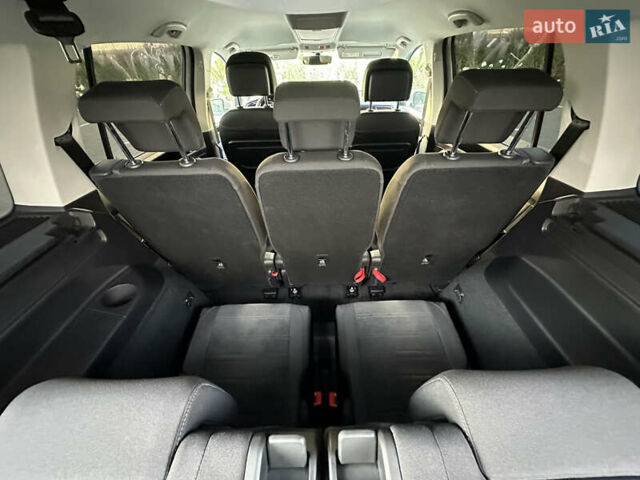 Серый Фольксваген Туран, объемом двигателя 2 л и пробегом 236 тыс. км за 20500 $, фото 55 на Automoto.ua