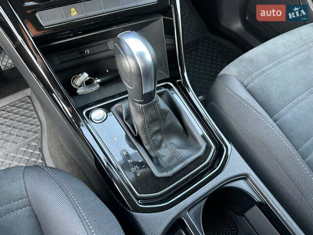 Серый Фольксваген Туран, объемом двигателя 2 л и пробегом 236 тыс. км за 20500 $, фото 78 на Automoto.ua