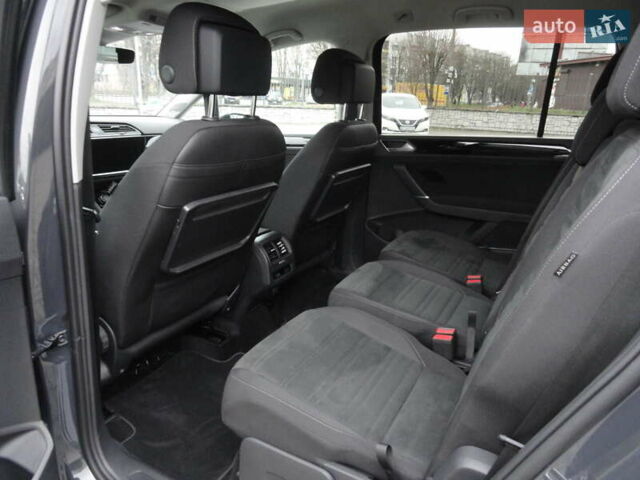 Серый Фольксваген Туран, объемом двигателя 2 л и пробегом 193 тыс. км за 24700 $, фото 23 на Automoto.ua