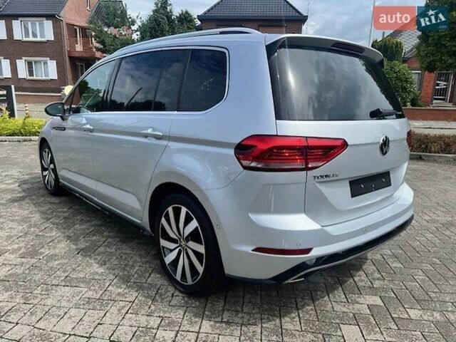 Серый Фольксваген Туран, объемом двигателя 1.5 л и пробегом 101 тыс. км за 15000 $, фото 3 на Automoto.ua
