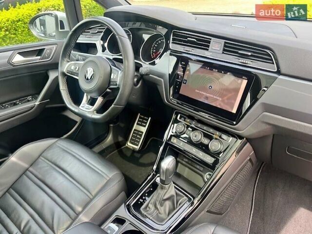 Серый Фольксваген Туран, объемом двигателя 1.5 л и пробегом 101 тыс. км за 15000 $, фото 10 на Automoto.ua