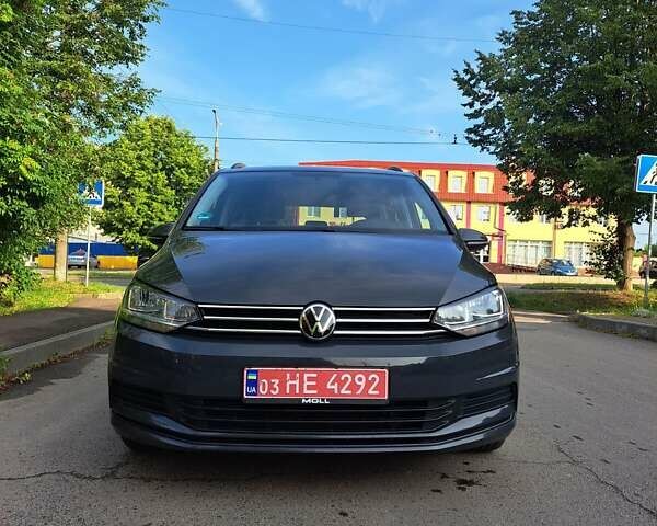 Серый Фольксваген Туран, объемом двигателя 2 л и пробегом 240 тыс. км за 17900 $, фото 2 на Automoto.ua