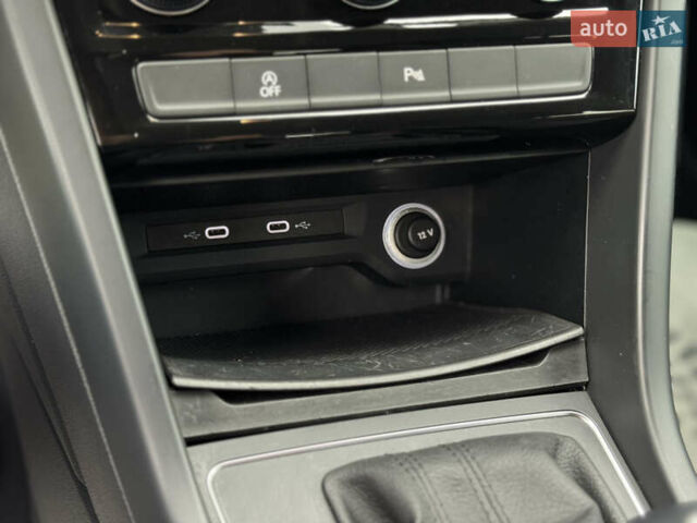 Серый Фольксваген Туран, объемом двигателя 2 л и пробегом 185 тыс. км за 22500 $, фото 17 на Automoto.ua